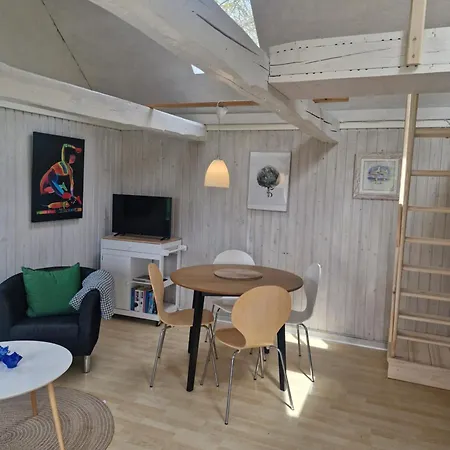 Semesterbostad Hyttan *